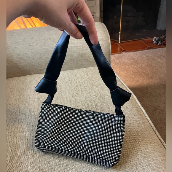 Black rhinestone purse with knot handle design - Picture 4 of 5